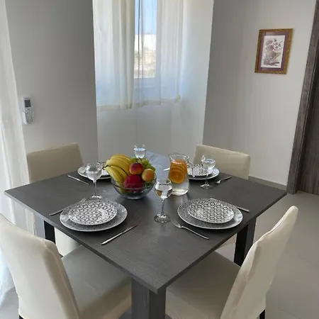 Daire New & Comfortable 7sun Near Sandy St. Paul's Bay