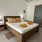 New & Comfortable 7sun Near Sandy شقة *
