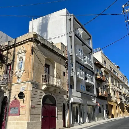 New & Comfortable 7sun Near Sandy شقة