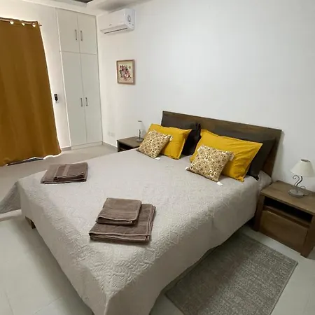New & Comfortable 7sun Near Sandy St Paul's Bay