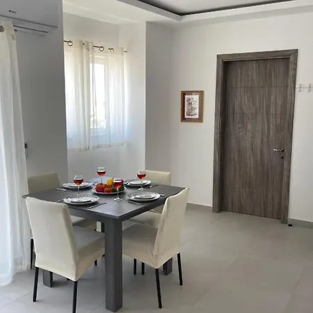 New & Comfortable 7sun Near Sandy Apartament