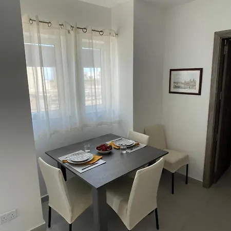 New & Comfortable 7sun Near Sandy شقة *