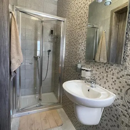 Apartment New & Comfortable 7sun Near Sandy St. Paul's Bay