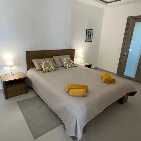 Daire New & Comfortable 7sun Near Sandy