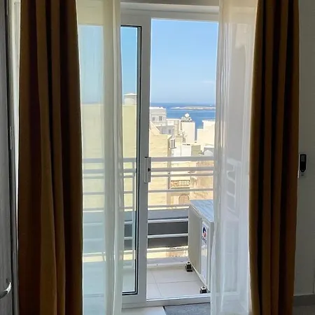 New & Comfortable 7sun Near Sandy Apartament St Paul's Bay