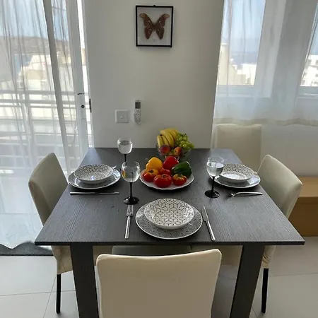 New & Comfortable 7sun Near Sandy St. Paul's Bay