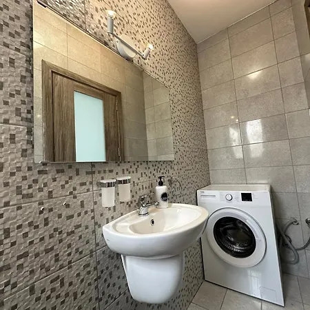 Daire New & Comfortable 7sun Near Sandy