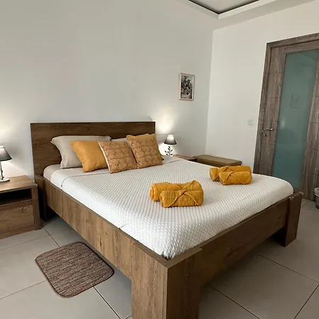 New & Comfortable 7sun Near Sandy Daire *