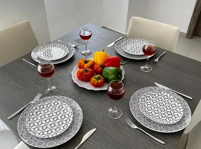 New & Comfortable 7sun Near Sandy Appartamento St. Paul's Bay