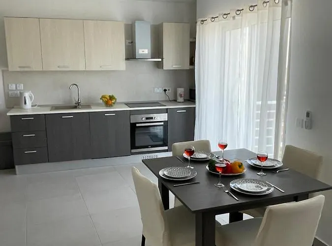 New & Comfortable 7sun Near Sandy St. Paul's Bay