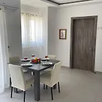 New & Comfortable 7sun Near Sandy Appartement